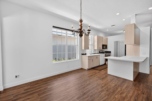 1065 Bedford Avenue, Palm Beach Gardens, FL 33403