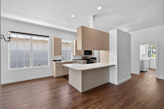 1065 Bedford Avenue, Palm Beach Gardens, FL 33403