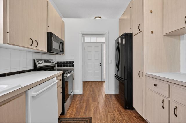 1065 Bedford Avenue, Palm Beach Gardens, FL 33403