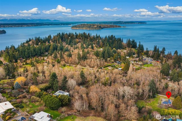 11305 103rd Avenue SW, Vashon, WA 98070