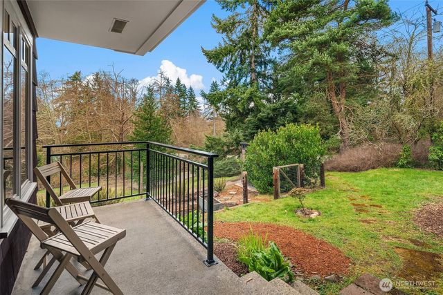 11305 103rd Avenue SW, Vashon, WA 98070