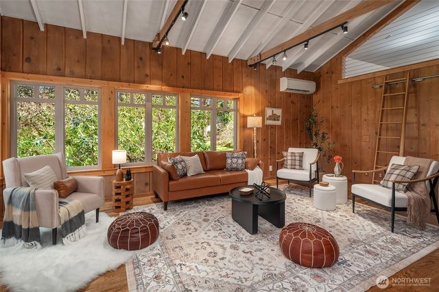 11305 103rd Avenue SW, Vashon, WA 98070