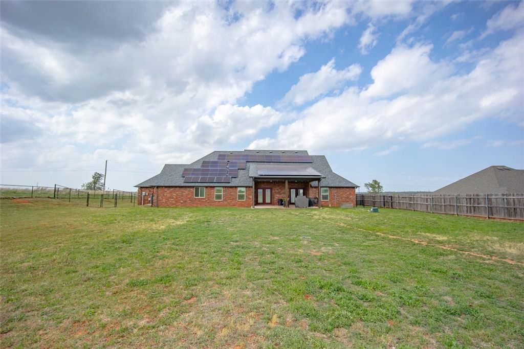 Image 29 of property listing at 2381 County Road 1260, Blanchard, OK 73010