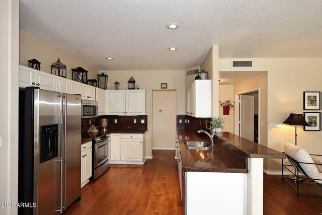 2811 E BROOKWOOD Court, Phoenix, AZ 85048
