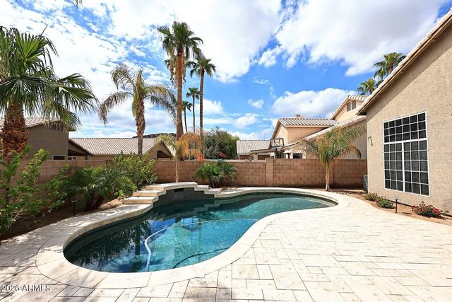 2811 E BROOKWOOD Court, Phoenix, AZ 85048