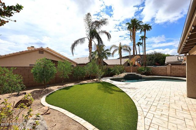 2811 E BROOKWOOD Court, Phoenix, AZ 85048