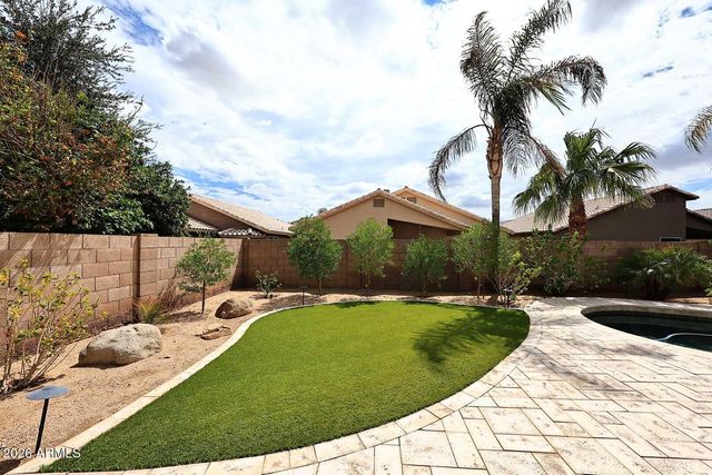 2811 E BROOKWOOD Court, Phoenix, AZ 85048