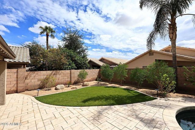 2811 E BROOKWOOD Court, Phoenix, AZ 85048
