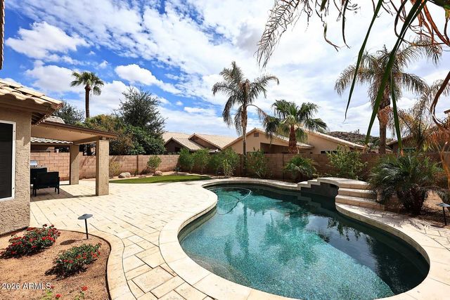 2811 E BROOKWOOD Court, Phoenix, AZ 85048