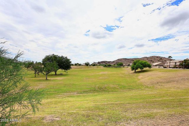 2811 E BROOKWOOD Court, Phoenix, AZ 85048