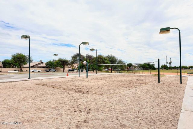 2811 E BROOKWOOD Court, Phoenix, AZ 85048