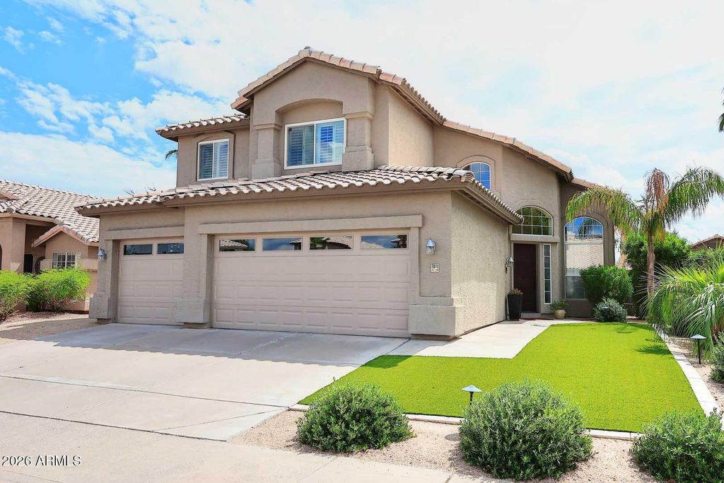 2811 E BROOKWOOD Court, Phoenix, AZ 85048