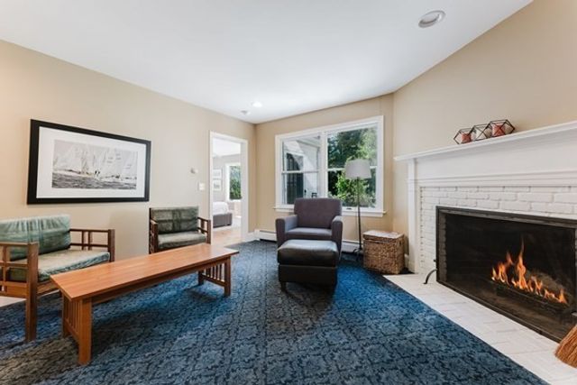 22 Allen St, Marion, MA 02738