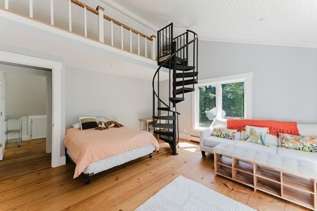 22 Allen St, Marion, MA 02738
