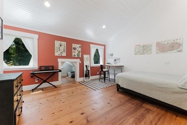 22 Allen St, Marion, MA 02738