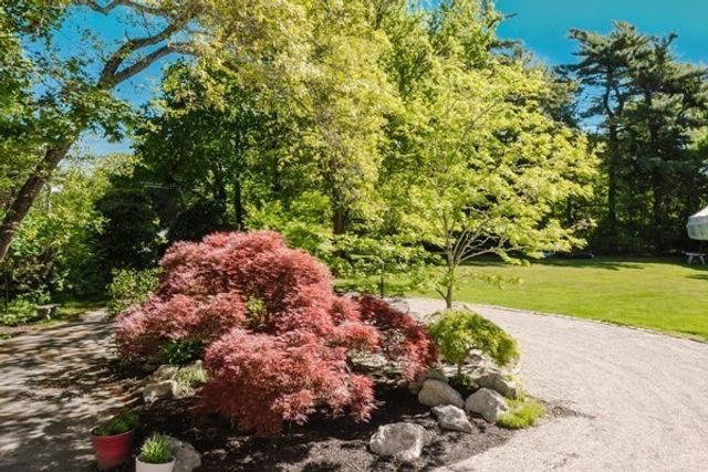 22 Allen St, Marion, MA 02738