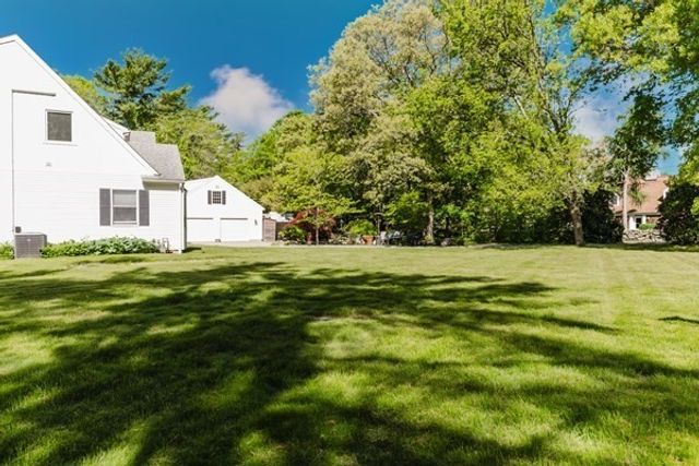 22 Allen St, Marion, MA 02738