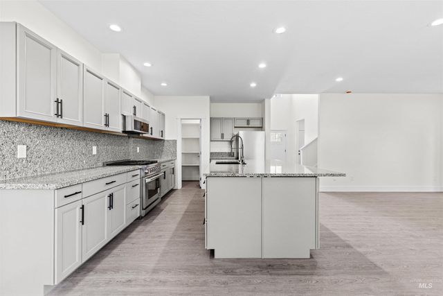 1207 W Blaine Ave, Nampa, ID 83651
