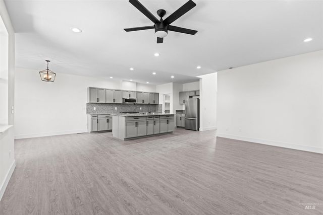 1207 W Blaine Ave, Nampa, ID 83651