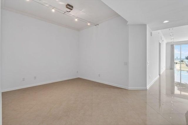 2650 Lake Shore Drive 106, Riviera Beach, FL 33404