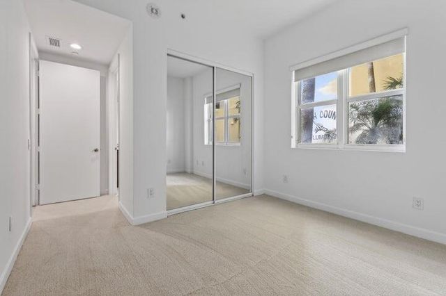 2650 Lake Shore Drive 106, Riviera Beach, FL 33404