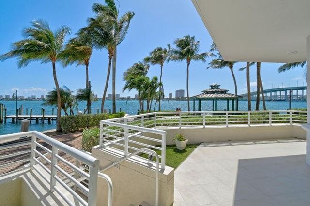 2650 Lake Shore Drive 106, Riviera Beach, FL 33404