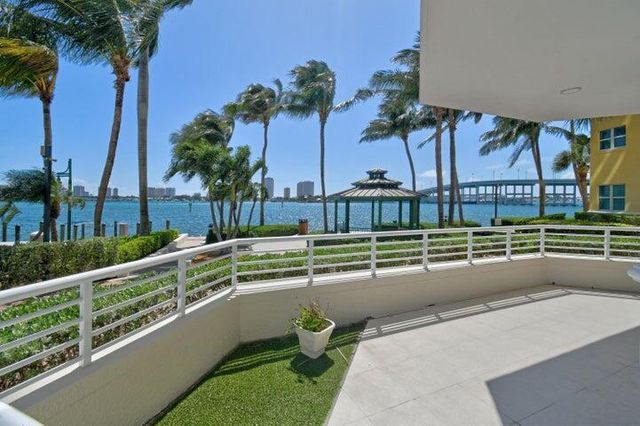 2650 Lake Shore Drive 106, Riviera Beach, FL 33404