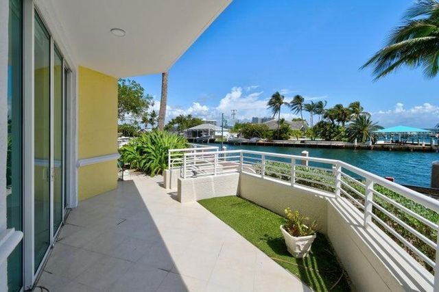 2650 Lake Shore Drive 106, Riviera Beach, FL 33404