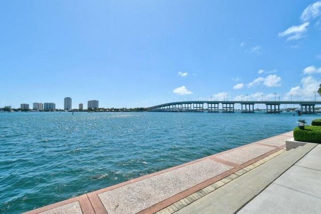 2650 Lake Shore Drive 106, Riviera Beach, FL 33404
