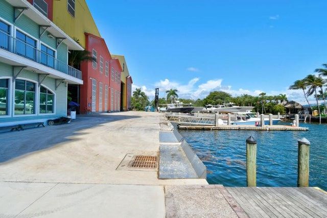 2650 Lake Shore Drive 106, Riviera Beach, FL 33404