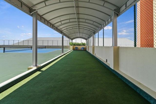 2650 Lake Shore Drive 106, Riviera Beach, FL 33404