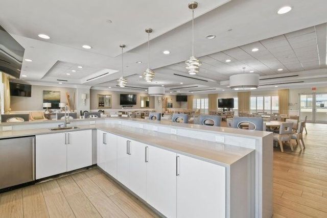 2650 Lake Shore Drive 106, Riviera Beach, FL 33404