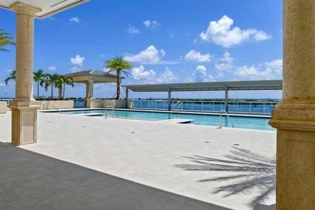 2650 Lake Shore Drive 106, Riviera Beach, FL 33404