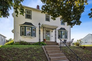 2226 24 1/2 Street, Rock Island, IL 61201