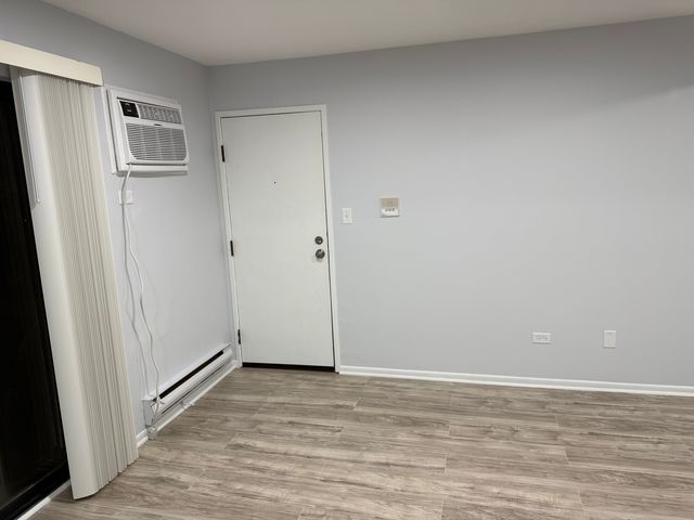 502 E Spruce Drive 2B, Palatine, IL 60074