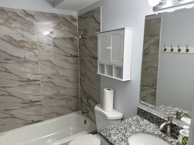 502 E Spruce Drive 2B, Palatine, IL 60074