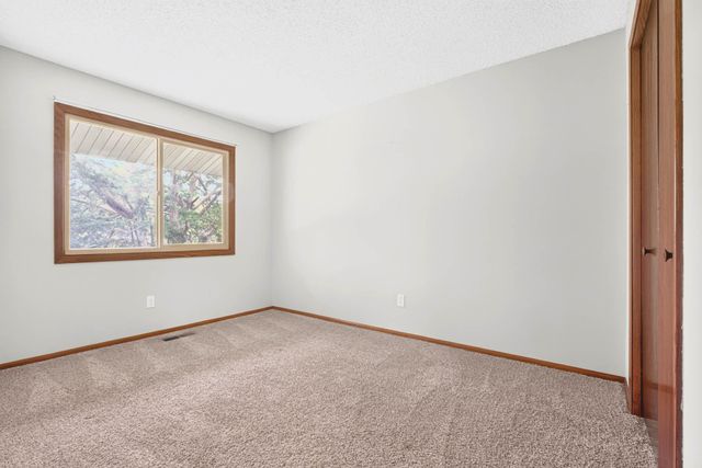9774 Dorset Lane, Eden Prairie, MN 55347