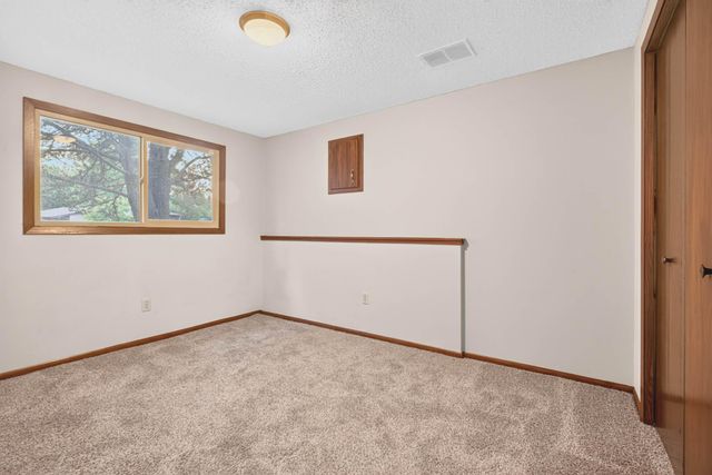 9774 Dorset Lane, Eden Prairie, MN 55347