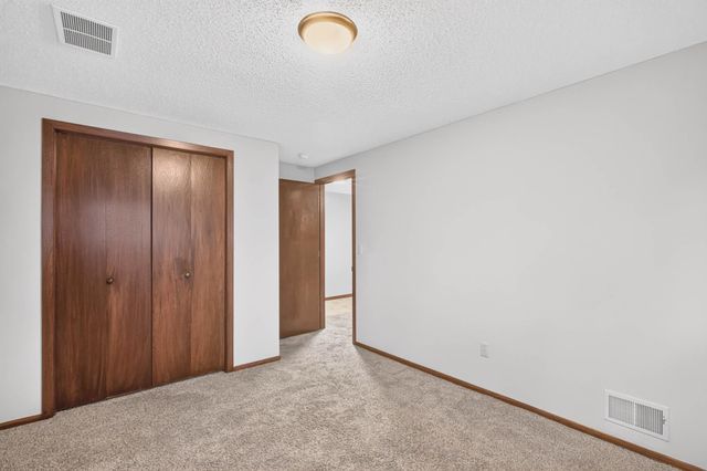 9774 Dorset Lane, Eden Prairie, MN 55347