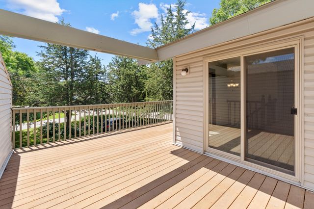 9774 Dorset Lane, Eden Prairie, MN 55347