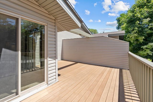 9774 Dorset Lane, Eden Prairie, MN 55347
