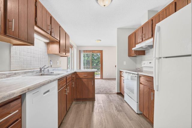 9774 Dorset Lane, Eden Prairie, MN 55347