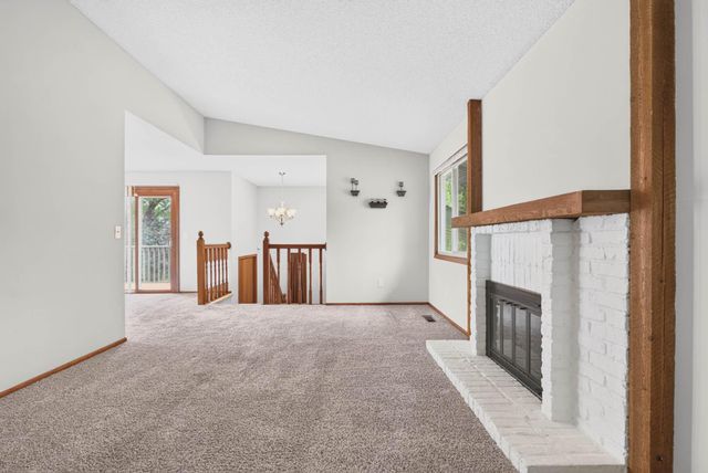 9774 Dorset Lane, Eden Prairie, MN 55347