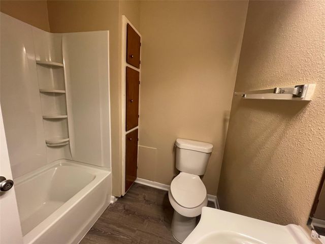802 Avenue K 3, Galveston, TX 77550