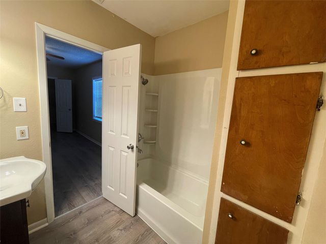 802 Avenue K 3, Galveston, TX 77550