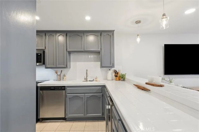 17200 Newhope 204, Fountain Valley, CA 92708