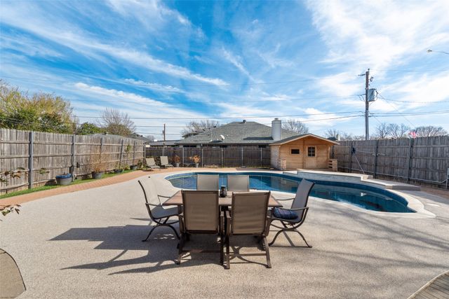 6902 Kara Place, North Richland Hills, TX 76182