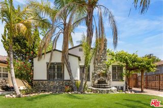 4940 Arcola Avenue, North Hollywood, CA 91601