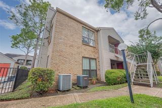 2025 Augusta Drive 701, Houston, TX 77057
