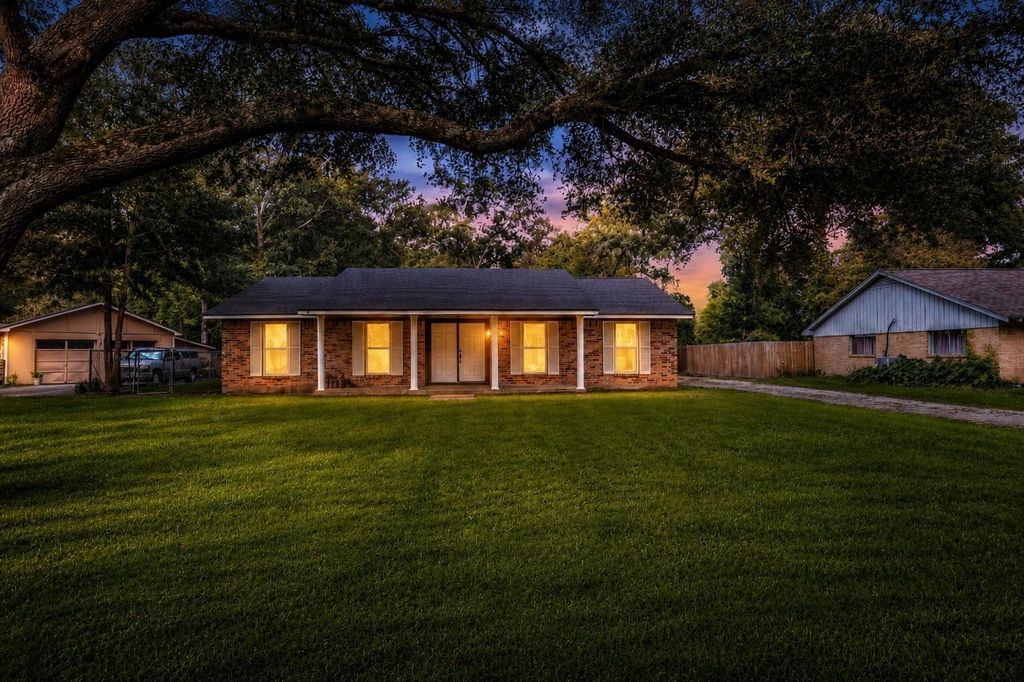 20472 Lakeside Drive, Porter, TX 77365